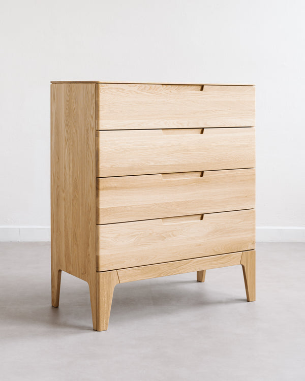 Dubová komoda Emiko no.4V