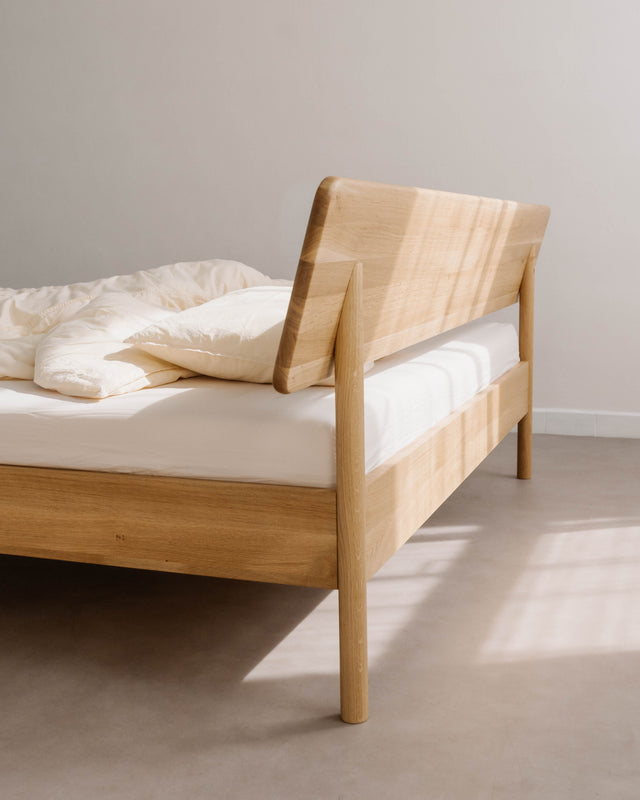 Dubová postel Lyde no.2