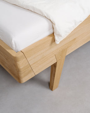 Dubová postel Emiko no.2