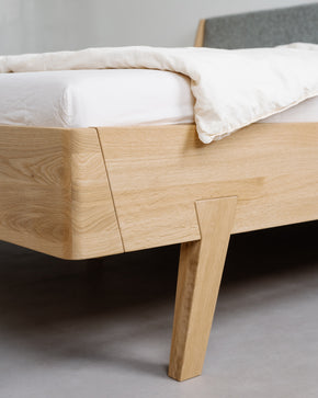 Dubová postel Emiko no.2