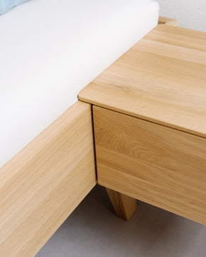 Dubová postel Emiko no.2