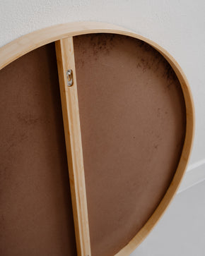 Zrcadlo s bambusovým rámem