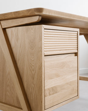 Dubový pracovní stůl Bryno