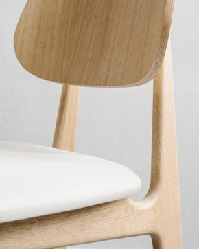 Polstrovaná dubová židle Ada (látka)