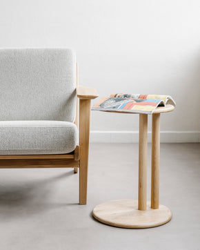 Dubový odkládací stolek Lytte