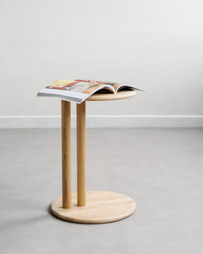 Dubový odkládací stolek Lytte