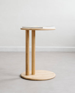 Dubový odkládací stolek Lytte