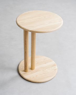 Dubový odkládací stolek Lytte