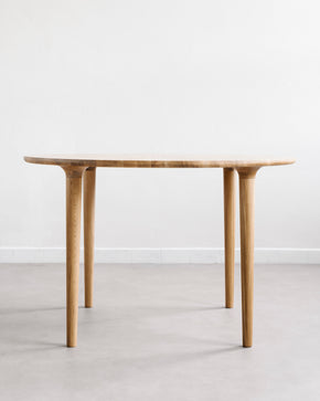 Dubový kulatý jídelní stůl Halm