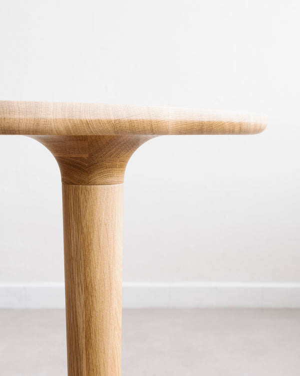 Dubový kulatý jídelní stůl Halm