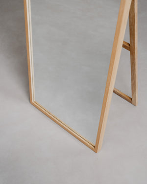 Zrcadlo s dubovým rámem