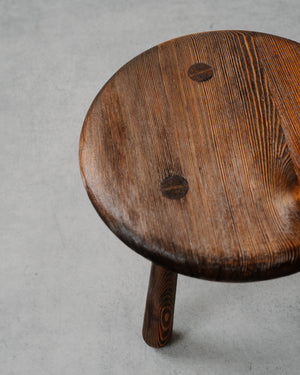 Borová stolička Milkin' Stool