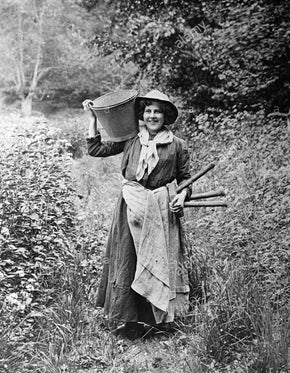 Borová stolička Milkin' Stool